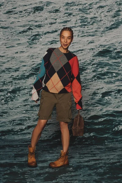 Look 15